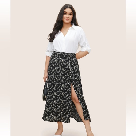 BloomChic Plus Size 2XL Ditsy Floral Split Side Pocket Button Detail Skirt us18 - Picture 3 of 8